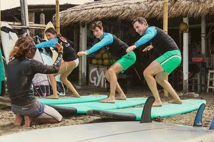 Clases de surf de 2 horas en Uluwatu Beach