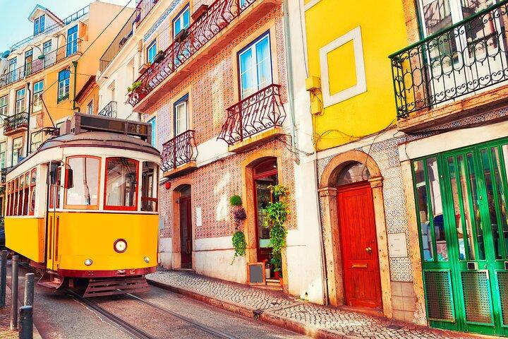 Trasferimento privato da Lisbona a Porto con tour di 5 città