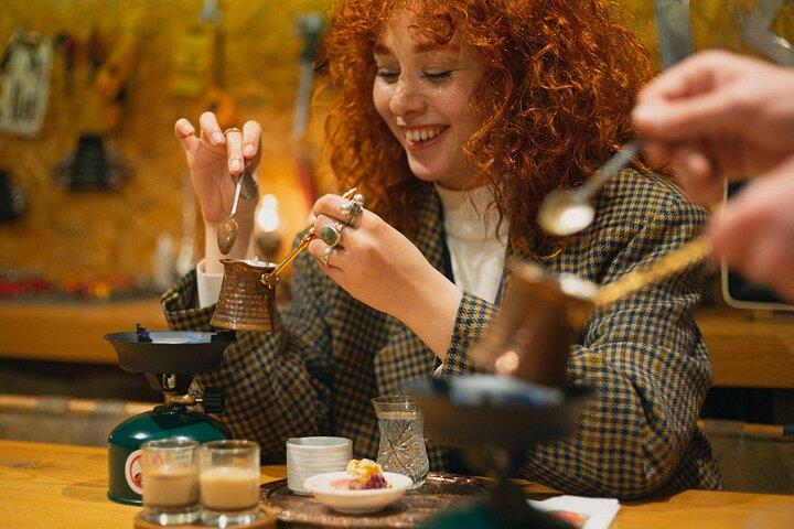 Workshop Turkse koffie maken en waarzeggerij in Istanbul
