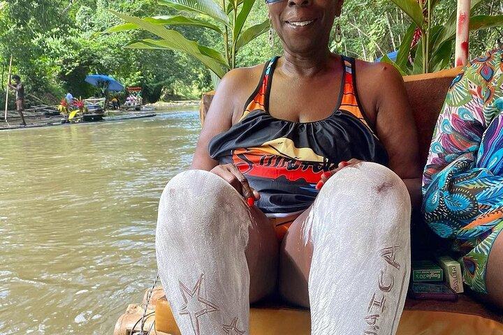 Passeio a cavalo e experiência de rafting de bambu