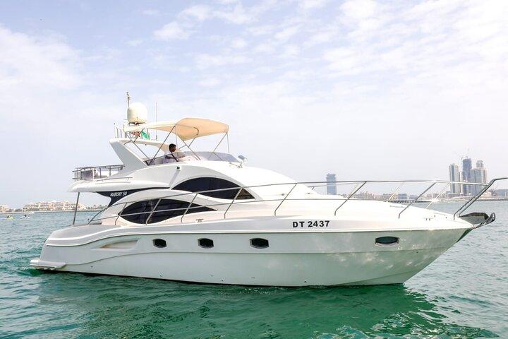 Luxusyachtcharter: Dubai Marina, Atlantis The Palm & Burj Al Arab