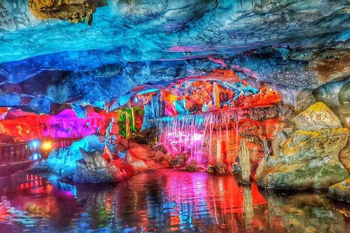 Private Tour durch Zhaoqing mit Seven Star Crags oder Dinghu Mountain