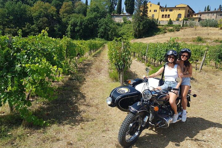 Passeio de sidecar em Florença e Chianti com degustação de vinhos e almoço