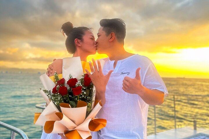 Crucero al atardecer en Boracay con DJ de fiesta y comidas y bebidas ilimitadas