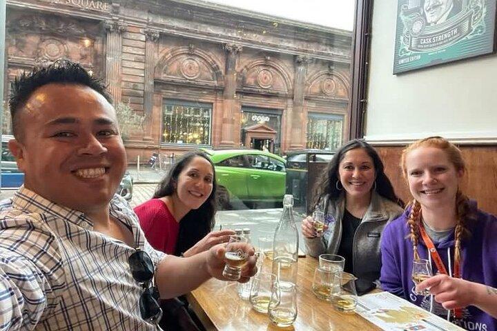 Tour privato a piedi e whisky di Edimburgo