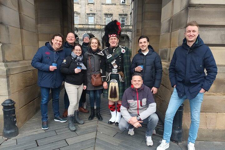 Tour privato a piedi e whisky di Edimburgo