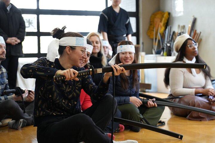Samuraj Svärdsträning och Katazome Dyeing Experience i Tokyo