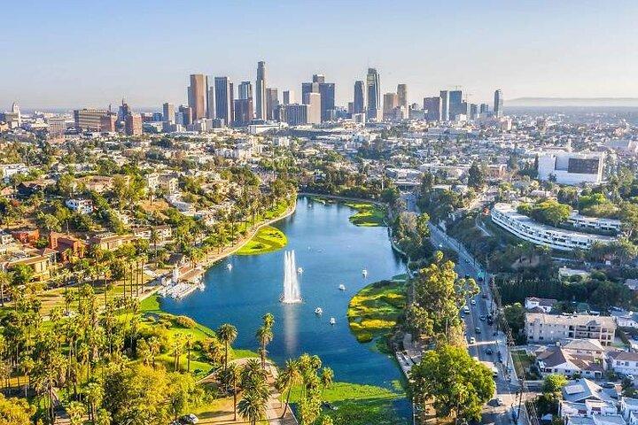ロサンゼルス市内中心部からロサンゼルス空港 (LAX) への送迎