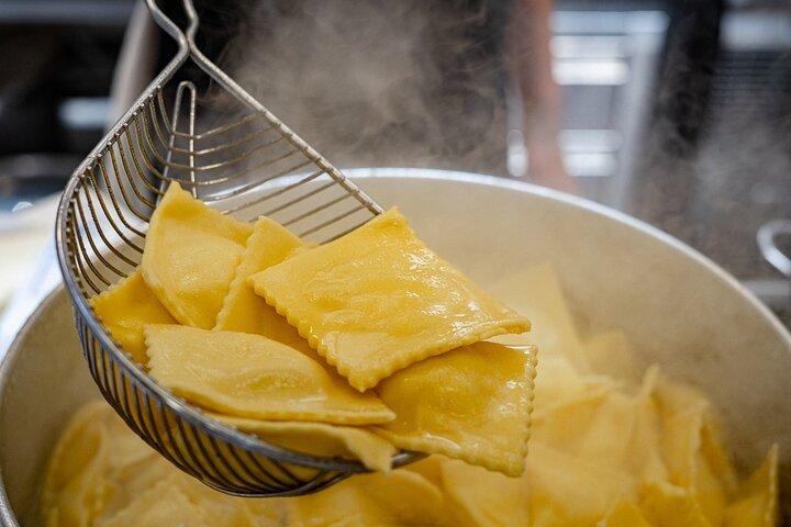 Florence: Hands-On Pasta & Tiramisu Cooking Class