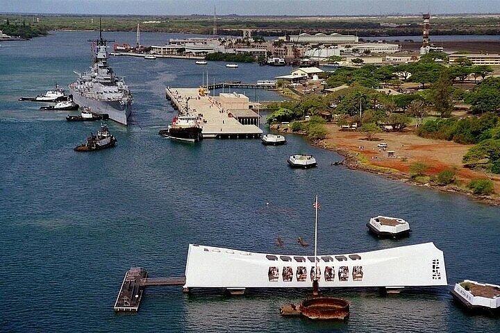 Privates Pearl Harbor USS Arizona Memorial