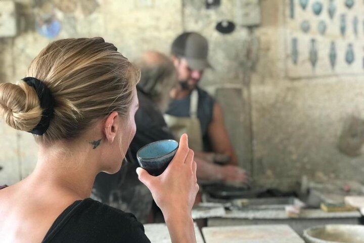 Clase de cerámica de Santorini con cata de vinos