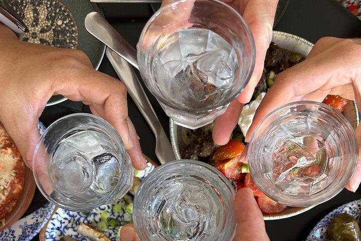 Santorini: Töpferkurs mit Weinprobe