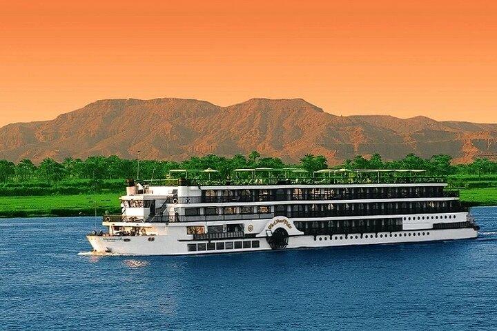Crociera sul Nilo di 3 notti da Assuan a Luxor incluso Abu Simbel