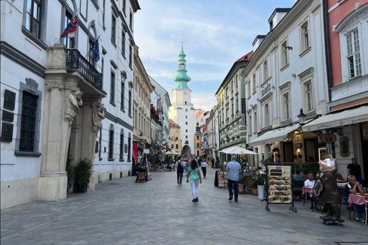 Die Geschichte von Bratislava: Stadt- und Burgrundgang mit Einheimischen