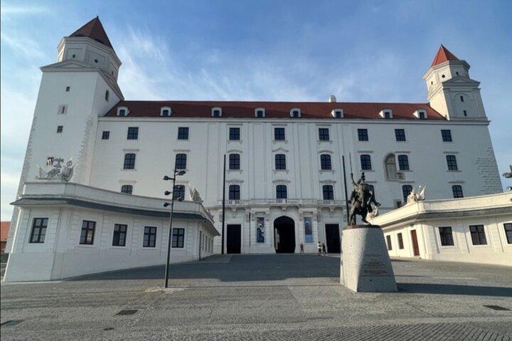 Die Geschichte von Bratislava: Stadt- und Burgrundgang mit Einheimischen