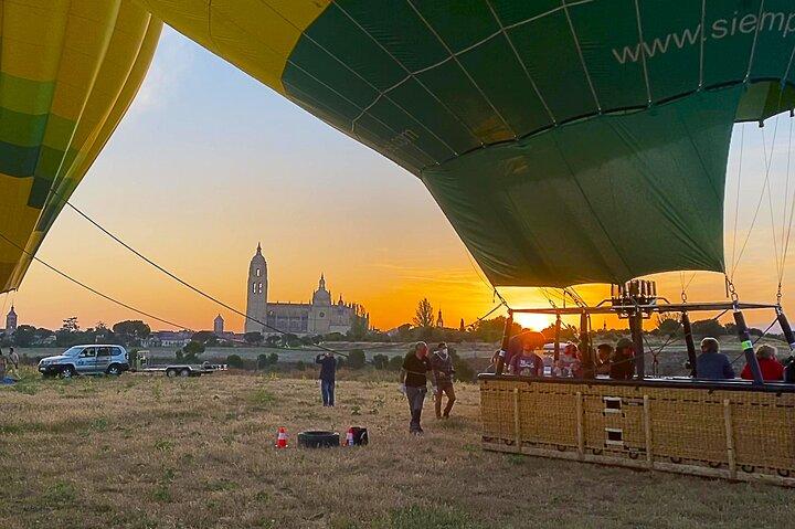 Ballonfahrt in Segovia mit optionalem Transport ab Madrid
