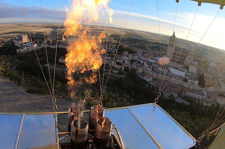 Viaje en Globo en Segovia con transporte opcional desde Madrid