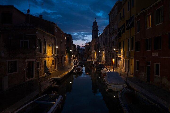 Leyendas fantasmales de Venecia explora a pie