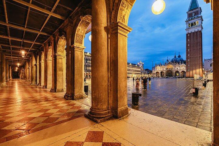 Leyendas fantasmales de Venecia explora a pie