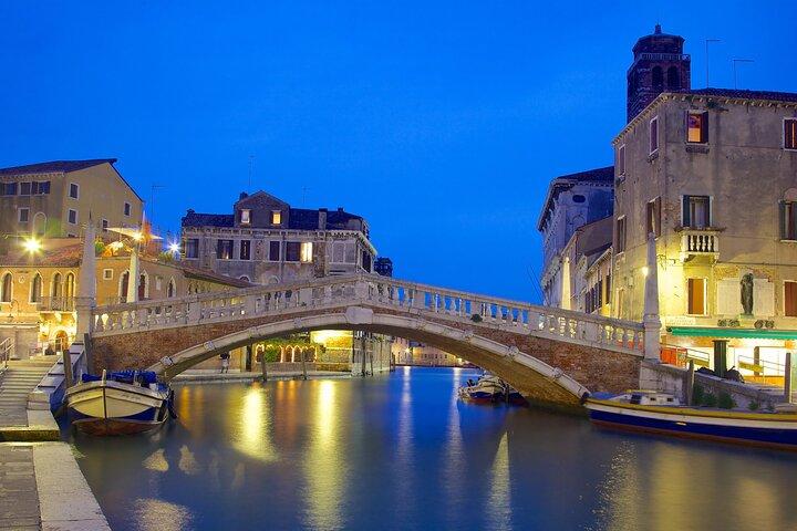 Leyendas fantasmales de Venecia explora a pie