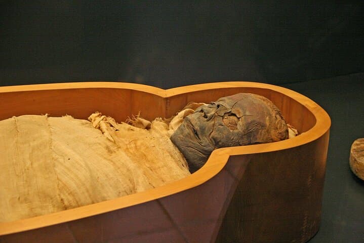 Tour East Bank Temples and Museums in Luxor