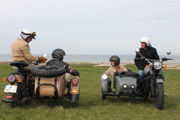 Excursion d'une journée en side-car à Bayeux: Omaha, Arromanches & Pointe du Hoc