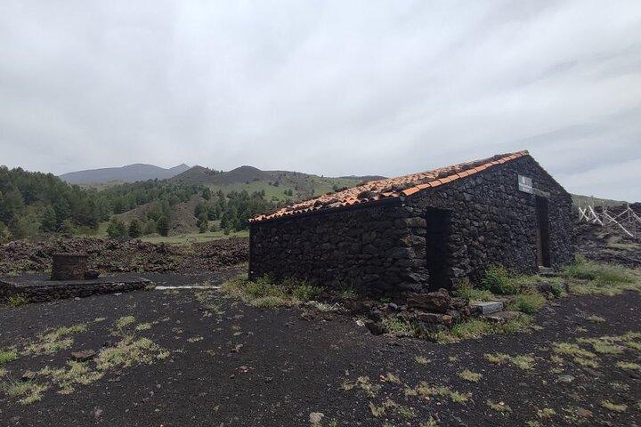 Privat og guidet tur på Etna med vinsmagning inkluderet