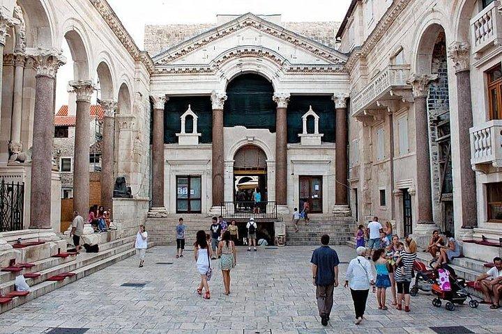 Traslado privado de ida desde Trogir a Split