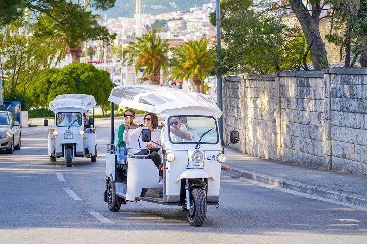 Makarska: Skywalk Tour avec un Tuk Tuk - Billet coupe-file