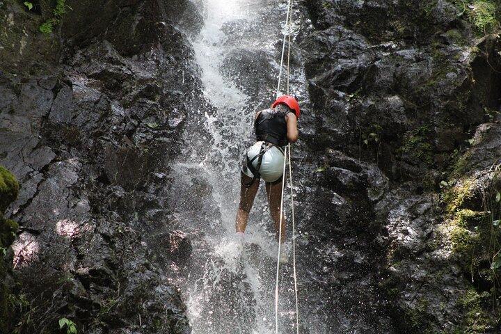 Canyoning og Arenal Rafting (COMBO TOUR)