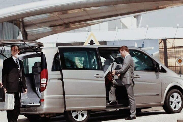 Transferência privada do aeroporto de Marrakech para hotéis/Riads de Marrakech
