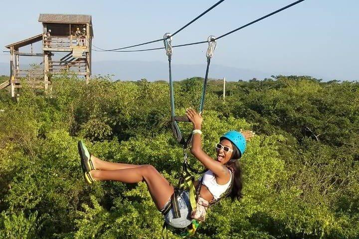 Zipline Canopy und Katamaran Cruise Experience