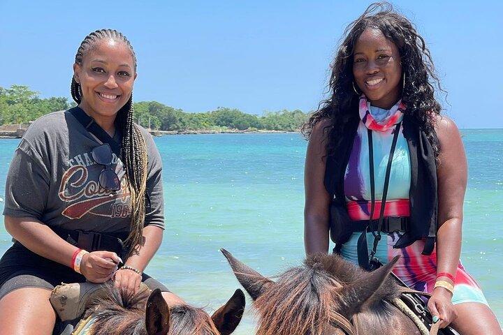 Passeggiata a cavallo e crociera in catamarano