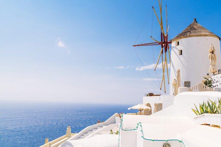 Medio día privado: tour por lo mejor de Santorini y cata de vinos