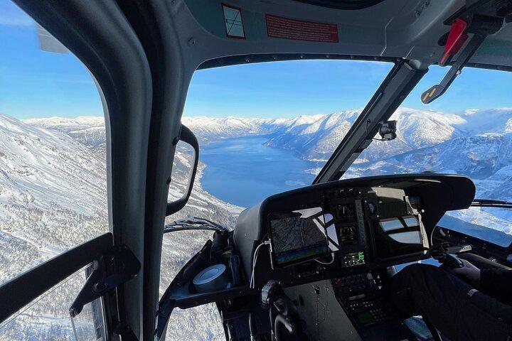 Helikopter över Trolltunga och vattenfallssightseeing från Bergen