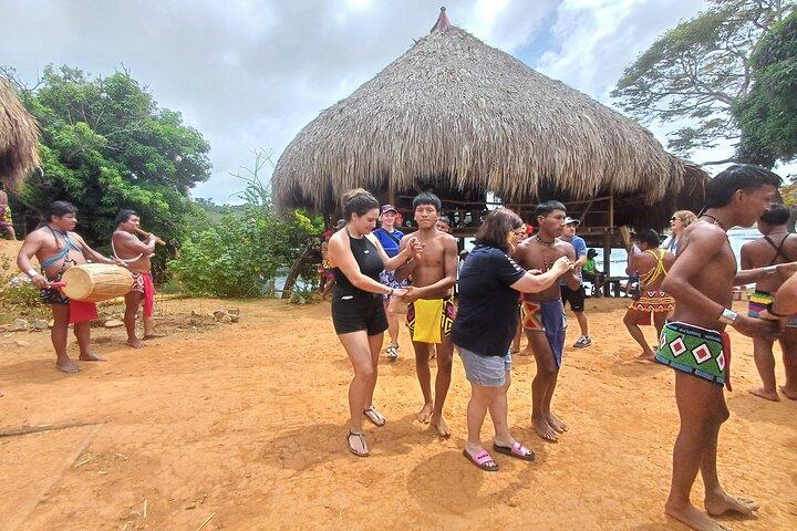 Comunità indigena Embera Cascata e foresta pluviale