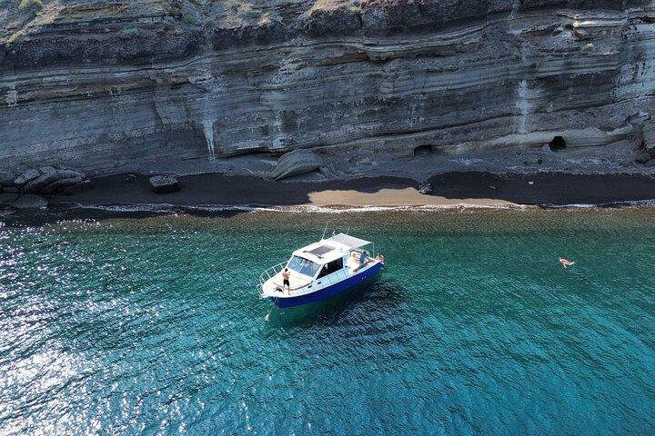 サントリーニ島プライベート クルーズ観光ツアー (バーベキューとドリンク付き)
