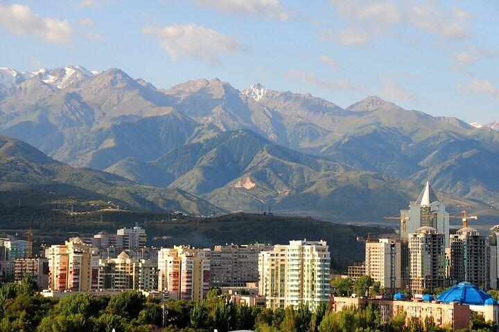 Almaty : visite privée à pied des attractions incontournables