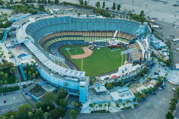 ロングビーチ発ハリウッドとその先へのヘリコプター ツアー