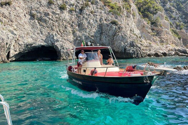 Capri-turné med "Gozzo" (3 timmar)