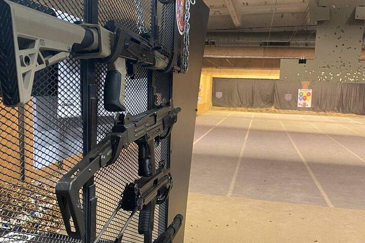 クラクフでの2時間の射撃場体験（ホテルへのお迎え付き）
