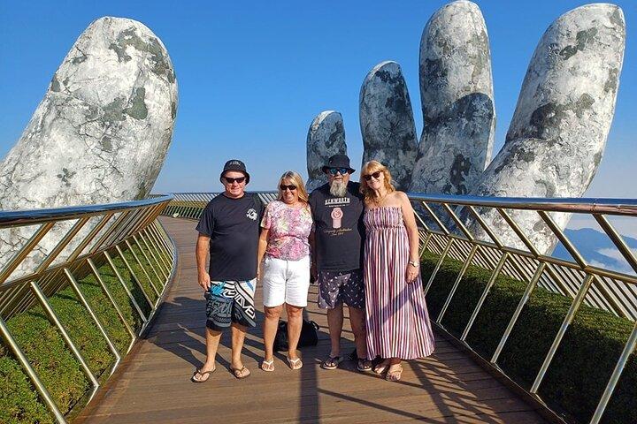 Ba Na Hills - Golden Bridge y Hoi An Walking City Tour por la noche