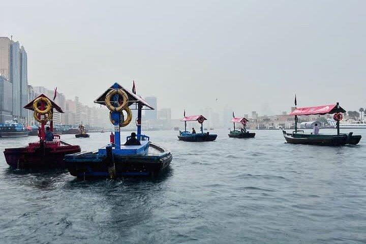Dubai: Bur Dubai Abra Tour e giro in barca con Museo delle illusioni