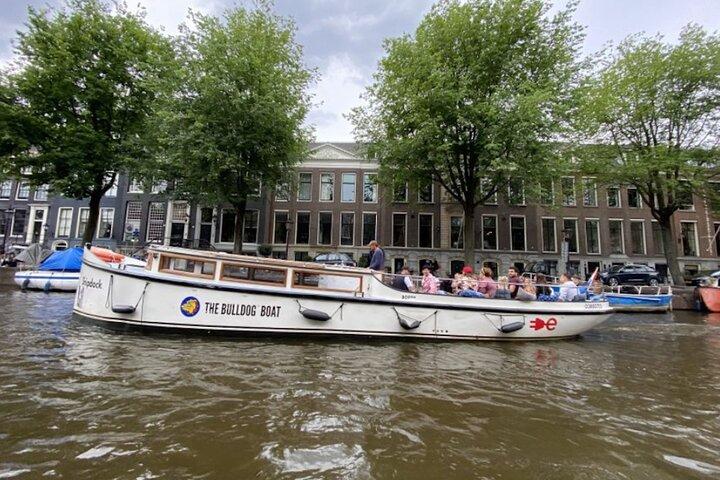 Amsterdam : Tour in barca Bulldog, Fumatori inclusi 2 Bevande