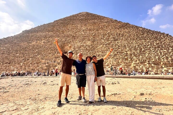 Giza Pyramids, Saqqara & Memphis Private Day Tour