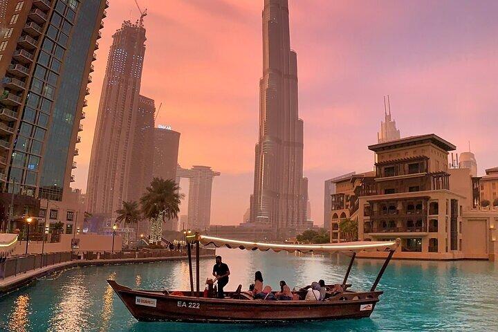 Dubai Fountain Show e tour del lago + trasporto opzionale