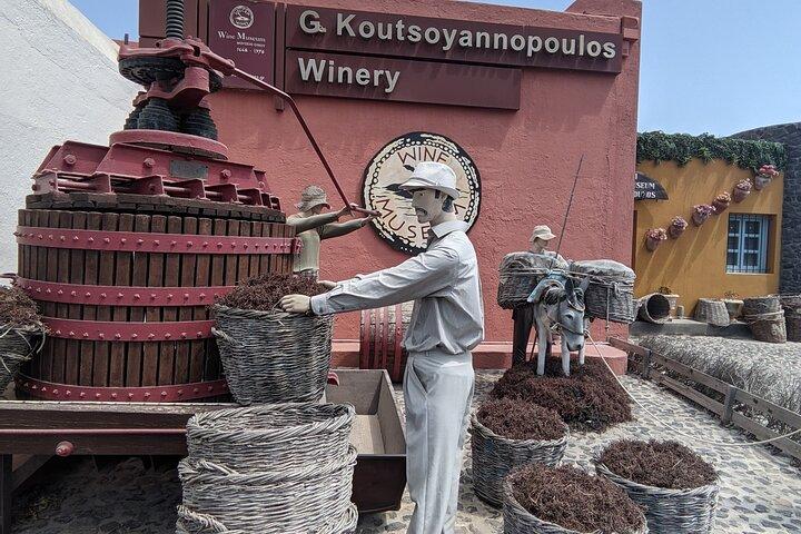 Tour Privado de Vinhos Santorinianos