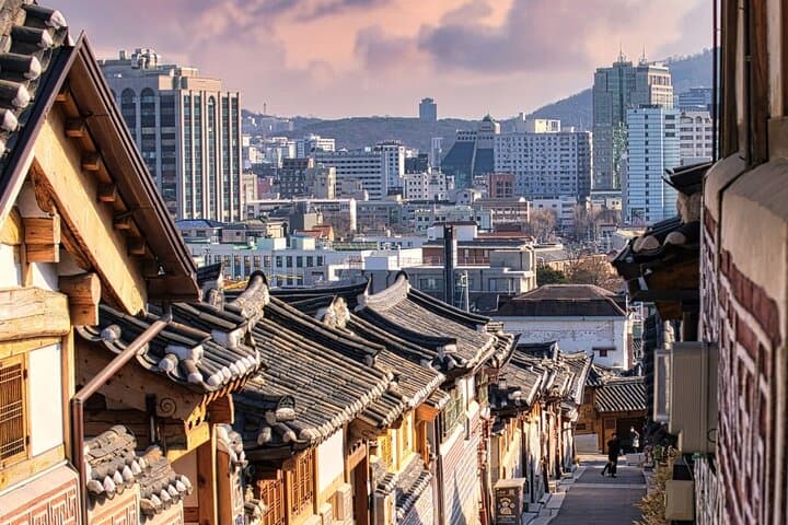 2 hr / Seoul Private Pedicab Tour : Bukchon Anguk Hanok Village