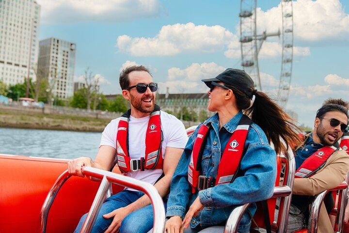 Alta Velocidade Thames River Speedboat em Londres
