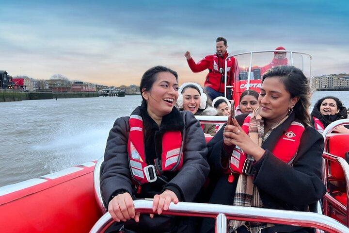 Experiencia de lancha rápida en el Thames Rockets Sunset London